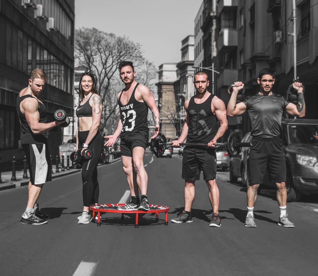 Ekipa teamFIT-a sa opremom za trening